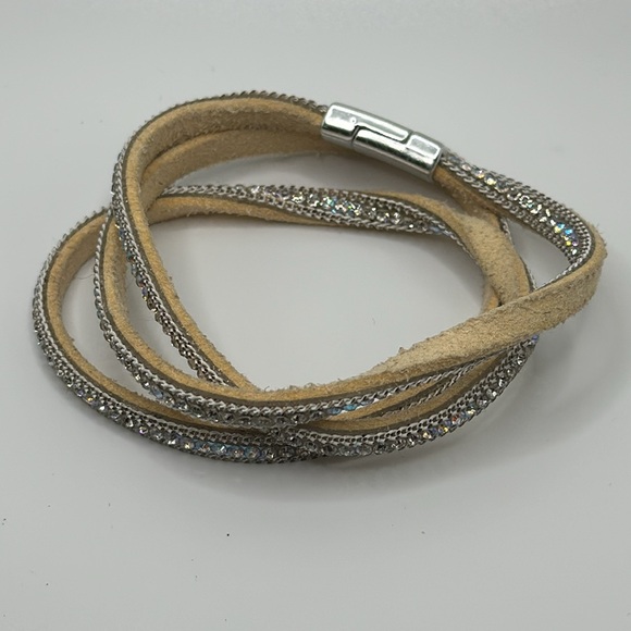 Brown leathered sparkling rhinestones stone wrap around bracelet - Picture 2 of 4